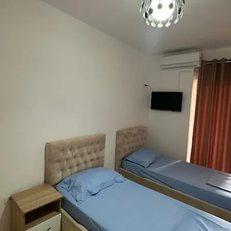 Plazhi Bf شقة *